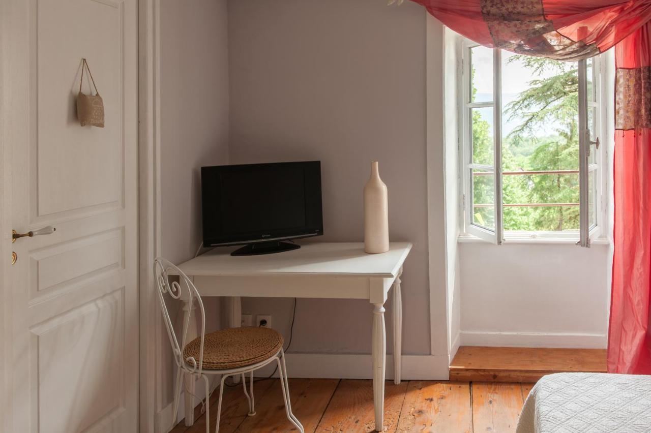 Chambres Et Table L' Echappee Bouvesse-Quirieu Exterior photo