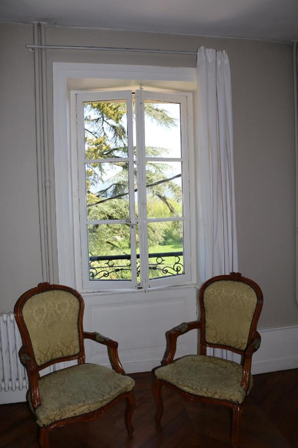 Chambres Et Table L' Echappee Bouvesse-Quirieu Exterior photo